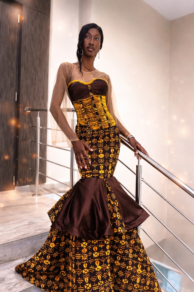 Ashara SOURABIÉ — Robe sirène brune et dorée
